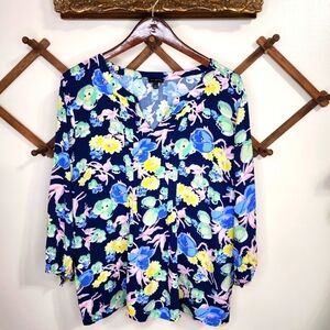 Talbots Women’s Blue Floral Split Neck Pintuck Top Playful Floral Print Size XL